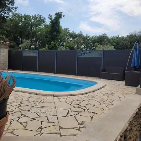 Grande T3 Avec Piscine *